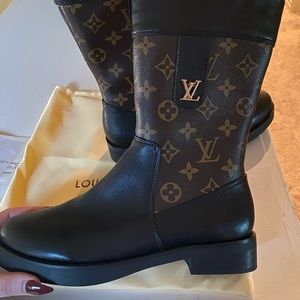 Louis Vuitton brown ridding boots